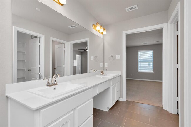 Building Photo - 2834 Scanlan Mdw
