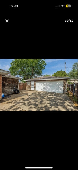 Building Photo - 3228 S Travis St