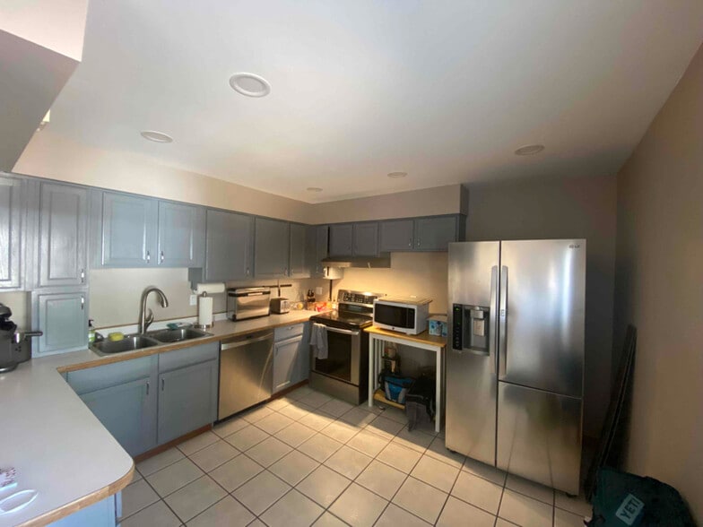 Building Photo - 1502 High St