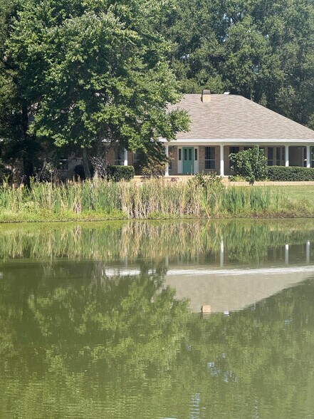 Building Photo - 19 Turtle Pond N