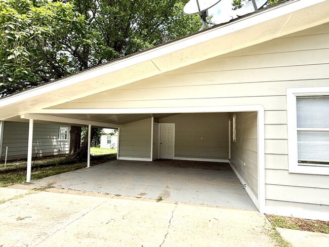 Building Photo - 2378 E Texas St