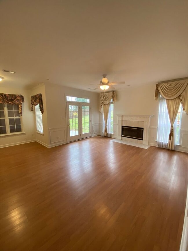 Building Photo - 4545 Reigate Ct