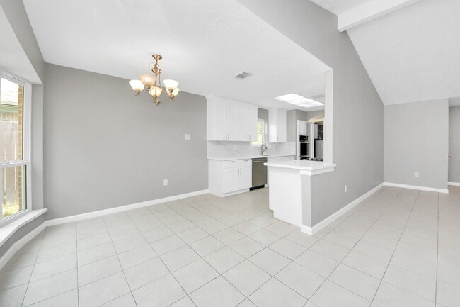 Building Photo - 10707 Shannon Hills Dr