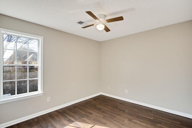 Building Photo - 7775 Shadow Elm Ln