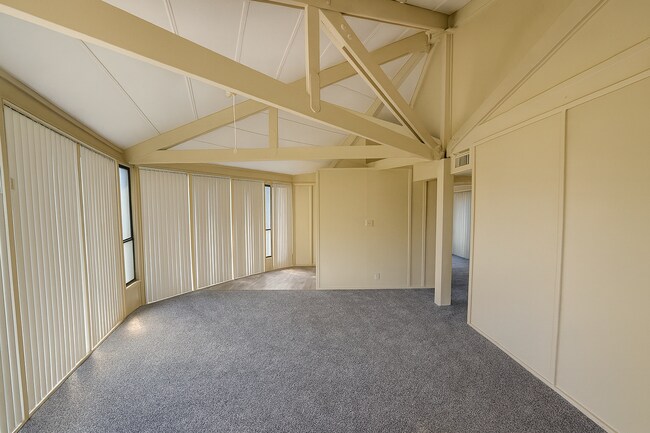 Building Photo - Charming 2-Bed, 2-Bath Treehouse in Haines City- Cozy 800 Sq. Ft. Haven!