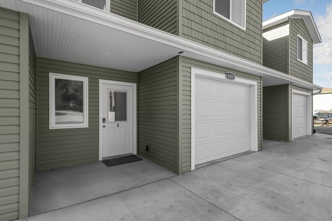 Building Photo - 2320 Stonington Wy
