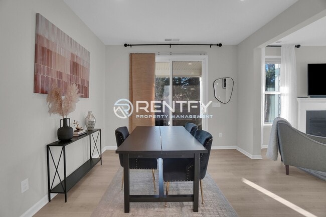 Building Photo - 211 Tetcott St