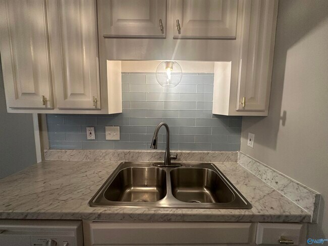 Building Photo - 3030 Dupree Dr SW
