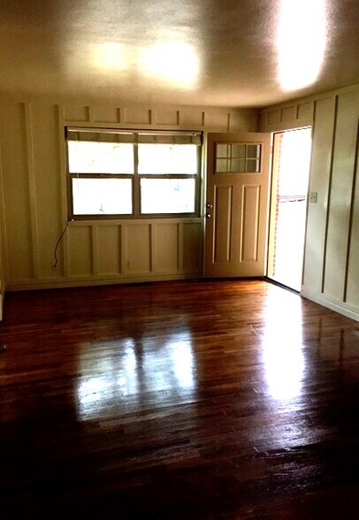 Building Photo - 745 33rd St