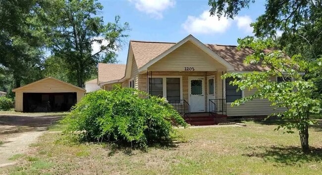 Building Photo - 2202 County Rd 1125