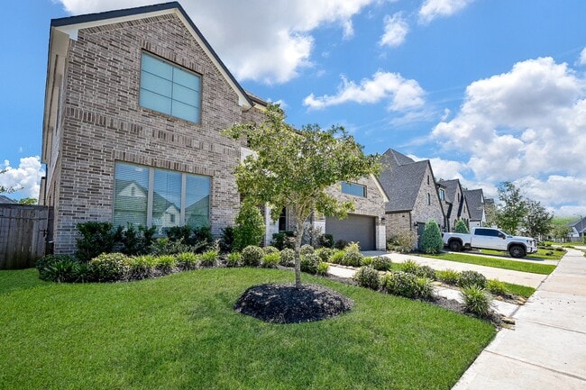 Building Photo - 9006 Meadow Bridge Dr