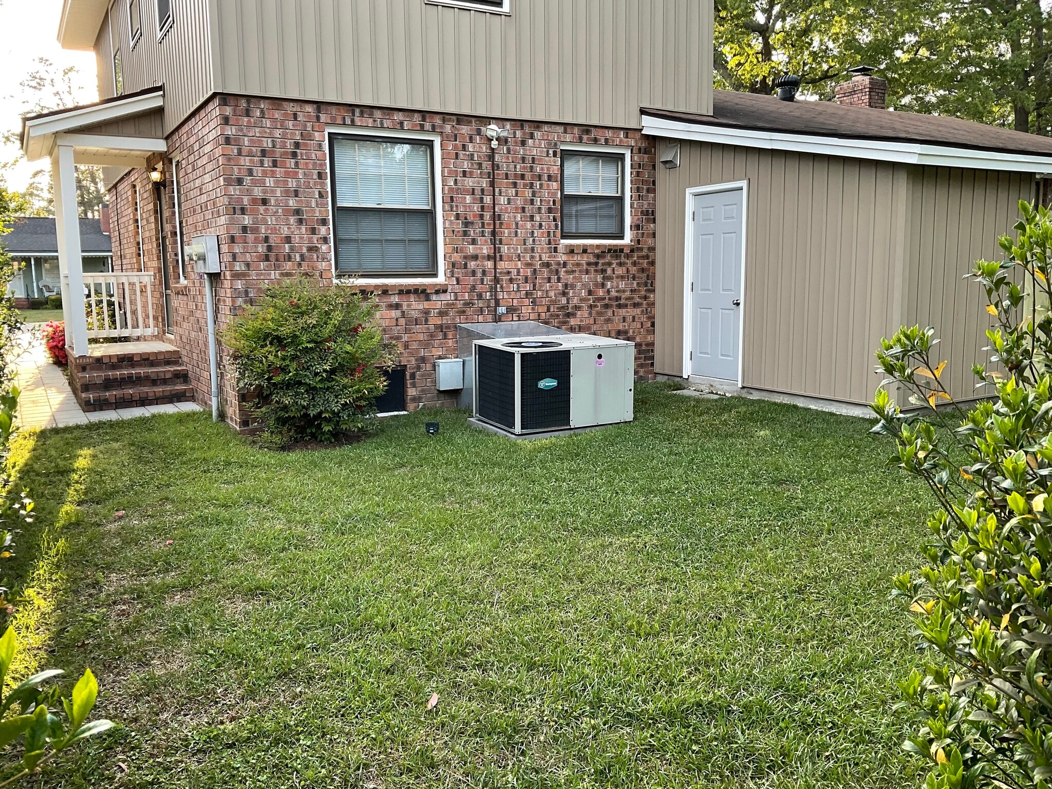 Building Photo - 612 Garland Dr