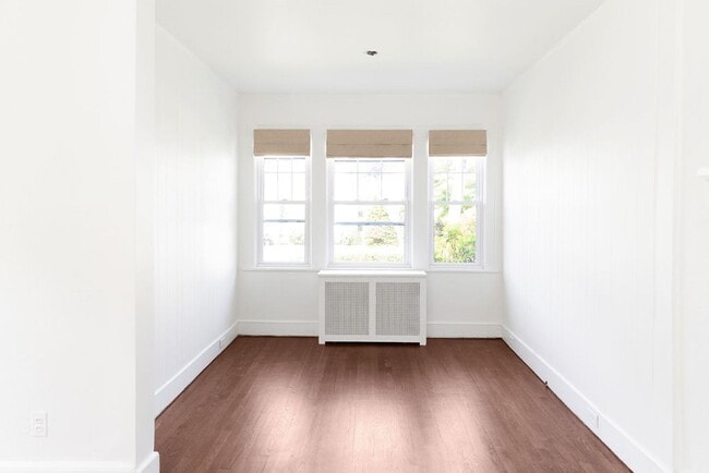 Building Photo - Renovated Home!