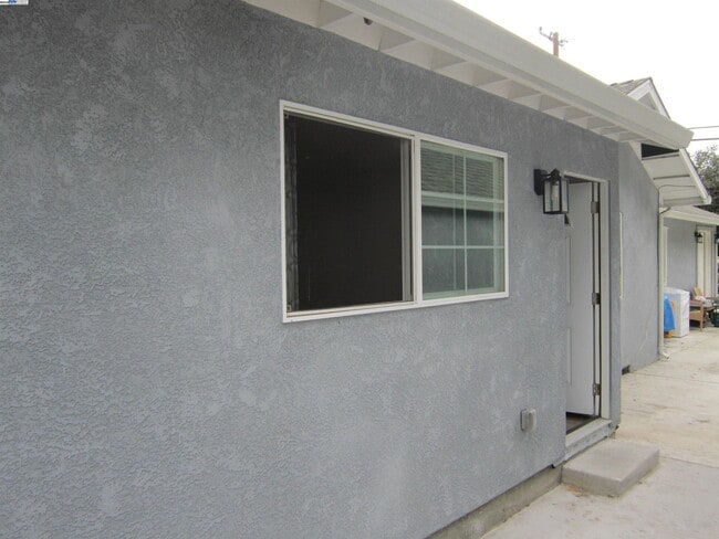 Building Photo - 29318 Dixon St