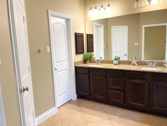 Building Photo - 13602 Silent Walk Dr
