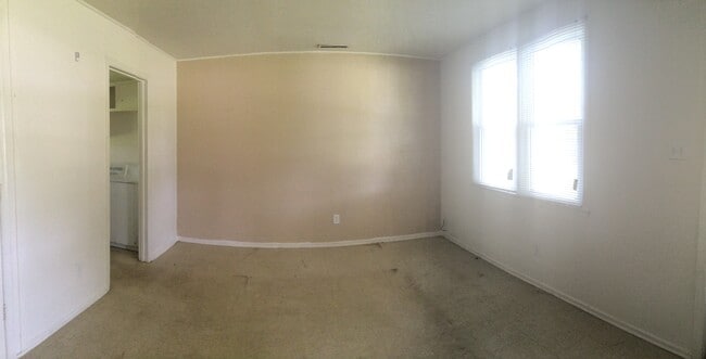 Building Photo - Affordable duplex- coming soon