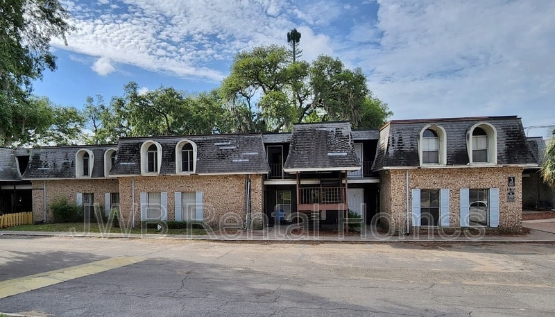 Primary Photo - 851 Bert Rd