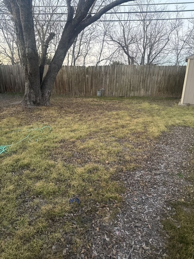 Building Photo - AVAILABLE NOW!