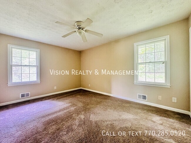 Building Photo - 6150 Mallory Rd