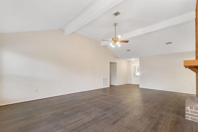 Building Photo - 108 N Deerfoot Cir