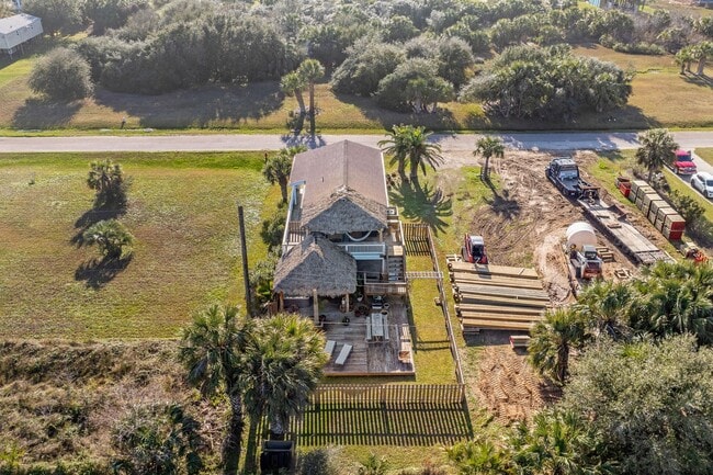 Building Photo - 3827 Las Palmas St