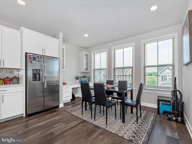 Building Photo - 11115 Hazelnut Ln
