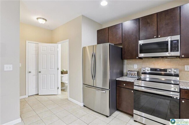 Building Photo - 270 Milkweed Dr