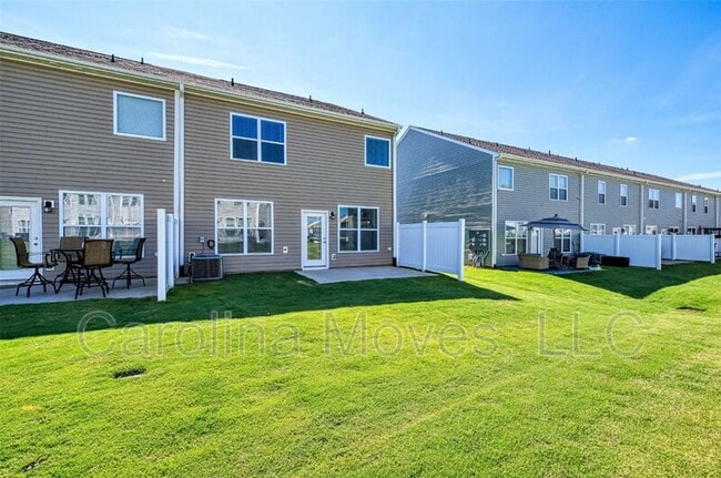 Building Photo - 572 Yellow Fox Rd