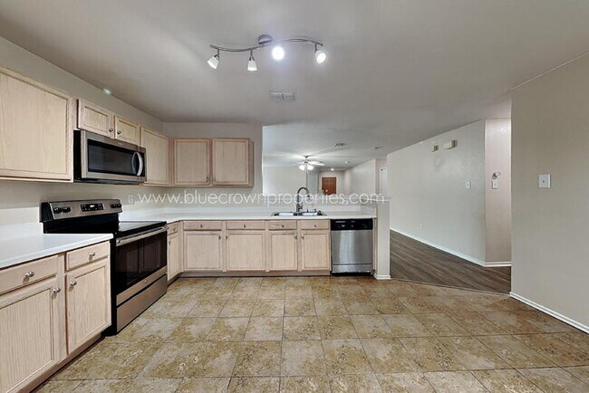 Building Photo - 12862 Vassar Dr