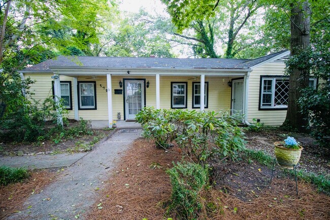 Building Photo - 3 Bedroom, 2 Bathroom in the Forest Acres Area - Available July 2026!