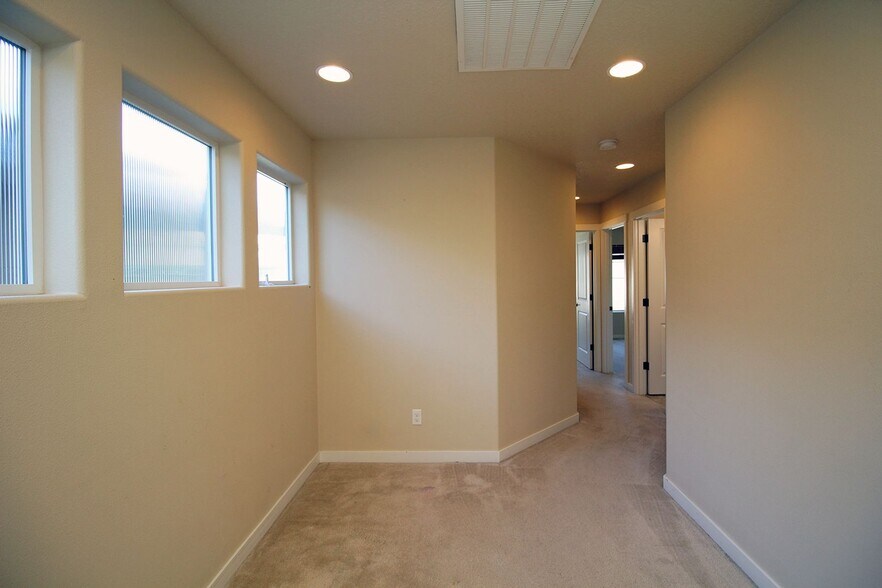 Building Photo - 420 SW 204th Terrace