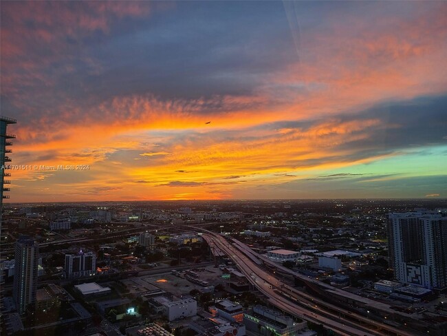 Building Photo - 888 Biscayne Blvd