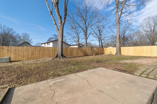 Building Photo - 3 BD 2 BA