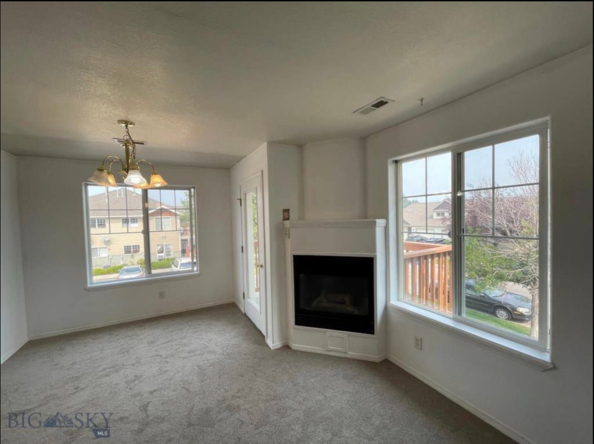 Building Photo - 763 Forestglen Dr