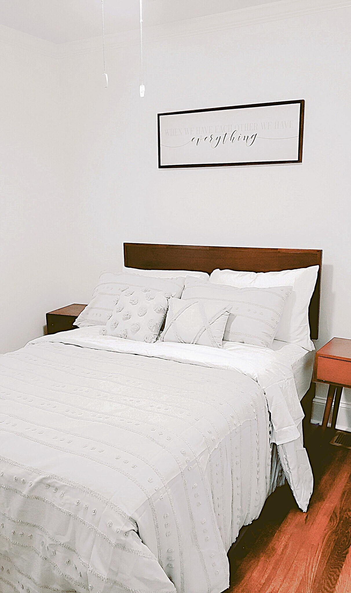 Building Photo - Room in House on Evans Dr SW