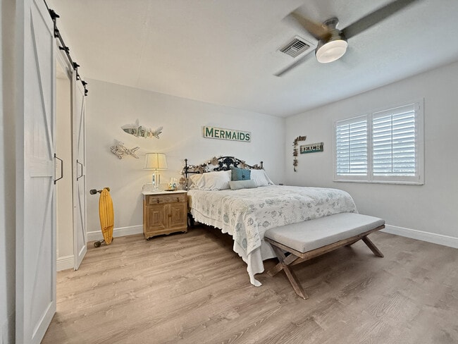 Building Photo - 1021 Flame Vine Ave