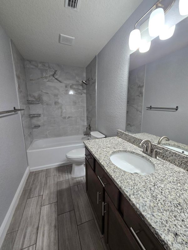 Building Photo - 14341 Island Cove Dr