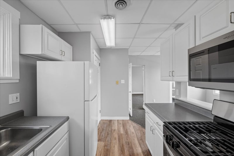 Building Photo - 518 Broad St