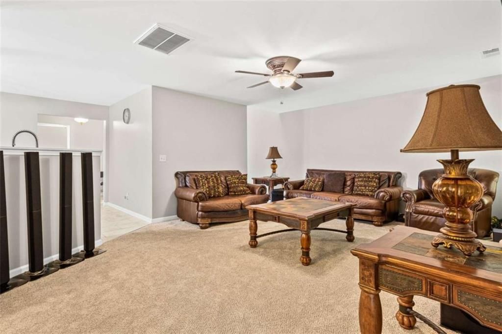 Building Photo - 7155 Laurel Creek Dr