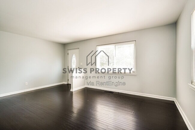 Building Photo - 3381 Norwood St