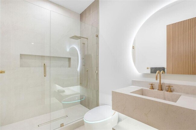 Building Photo - 1736 Cox Rd