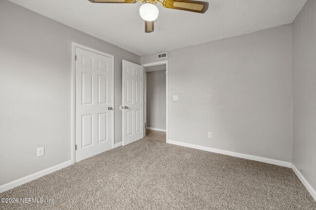 Building Photo - 7600 Pheasant Run Dr