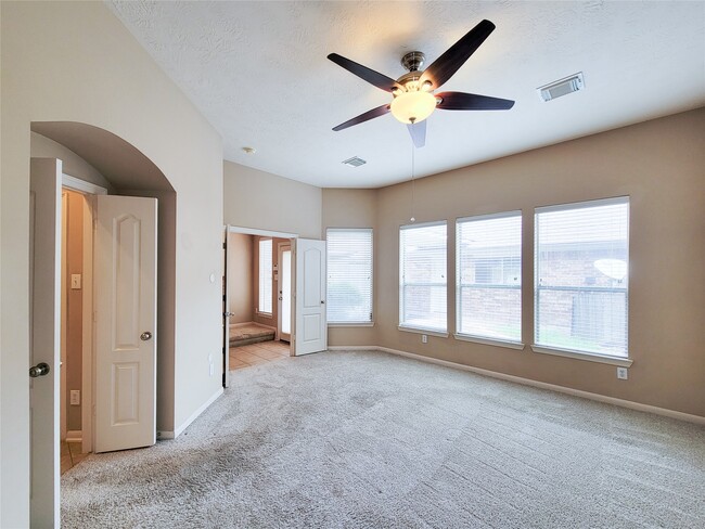 Building Photo - 206 Whispering Ridge Terrace