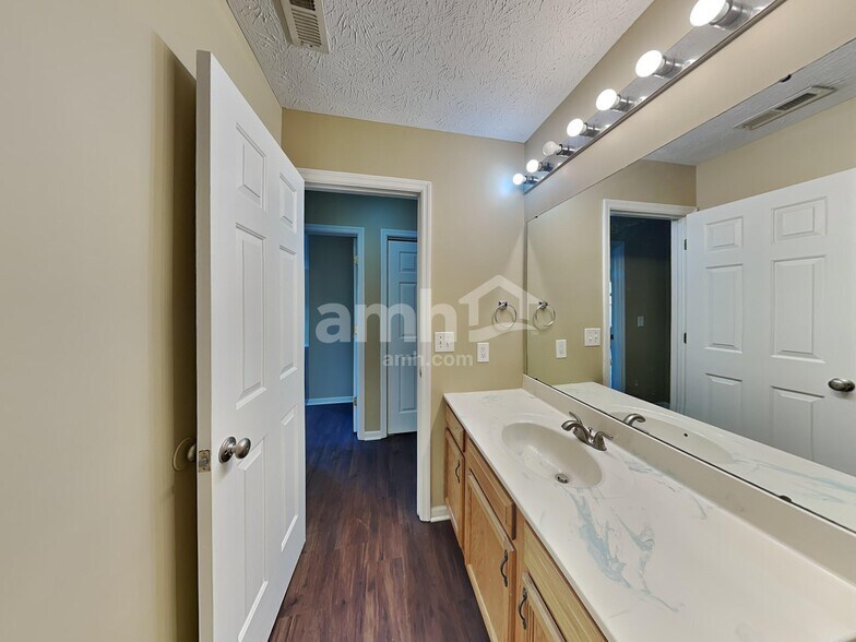 Building Photo - 4150 Loyala Chase Ln