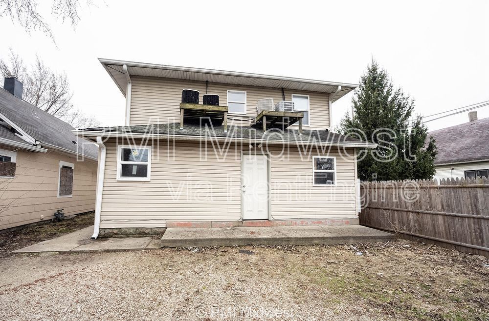 Building Photo - 3014 W 10th St