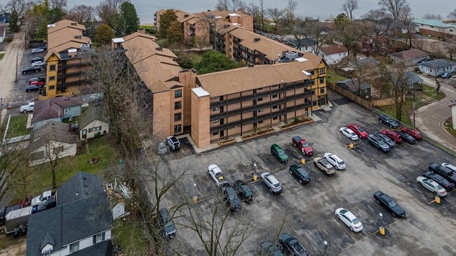 Building Photo - 450 N Main St