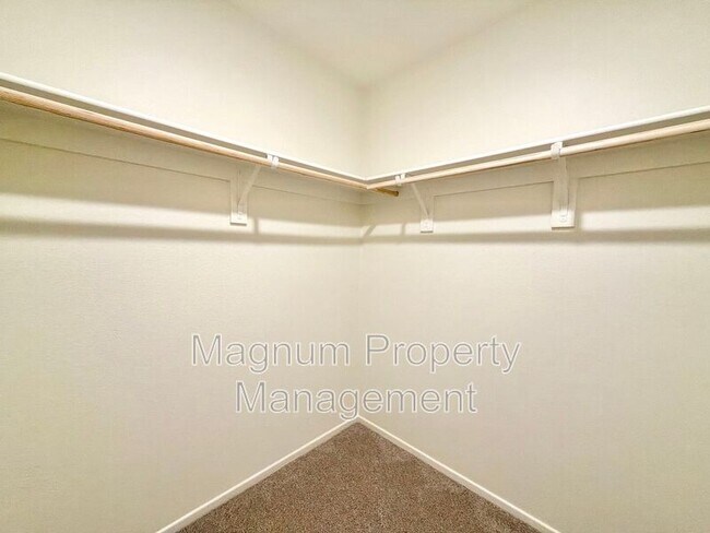 Building Photo - 31097 Water Beech Dr