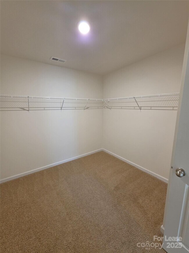 Building Photo - 2208 Apple Glen Ln