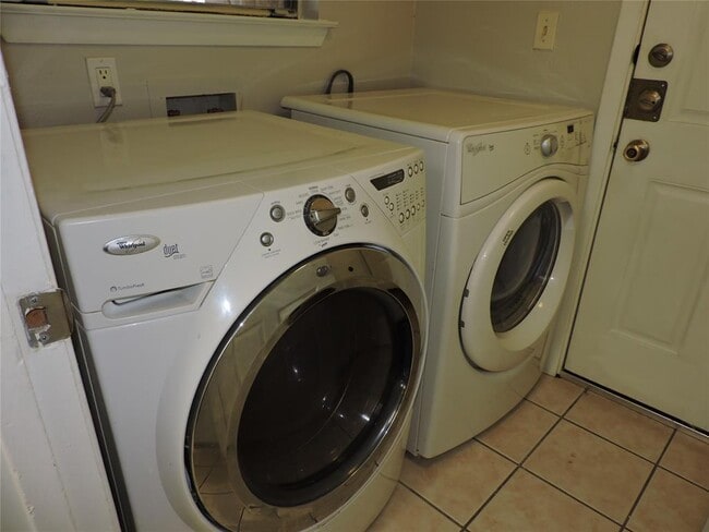 Building Photo - 8509 Fathom Cir