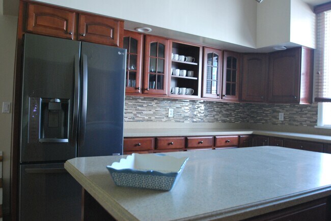 Building Photo - 13 Tanglewood Dr